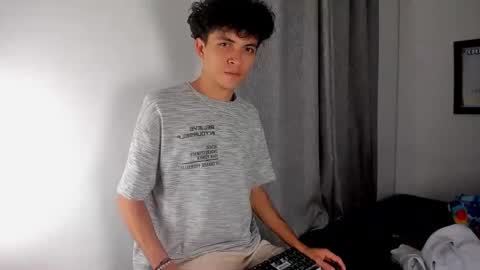 Salo online show from April 2026 10:01:02 PM