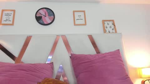 Snapshot of engelstone_ chatting on February 2025 12:00:02 AM E N G E L online show from February 2025 12:00:02 AM