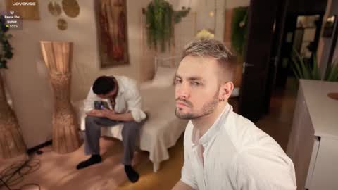 Johnny online show from October 2025 03:35:01 PM