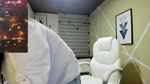 Snapshot of enma_clark chatting on December 2025 04:09:01 AM Enma clark online show from December 2025 04:09:01 AM