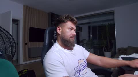 Erik online show from January 2025 05:26:02 PM