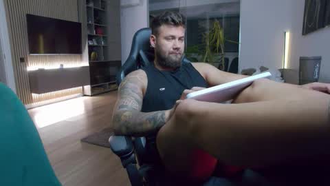 Erik online show from October 2025 05:47:02 PM