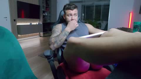 Erik online show from April 2026 07:58:02 PM