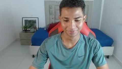 Snapshot of enzo_fox777 chatting on December 2025 12:24:02 PM Enzo online show from December 2025 12:24:02 PM