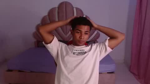 Snapshot of enzo_fox777 chatting on January 2026 12:29:01 PM Enzo online show from January 2026 12:29:01 PM