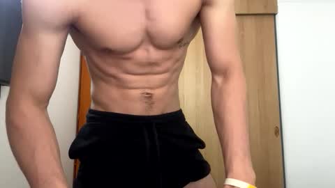 enzo_savage online show from February 2026 06:48:01 PM