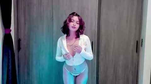 Leyla online show from November 2025 11:39:02 PM