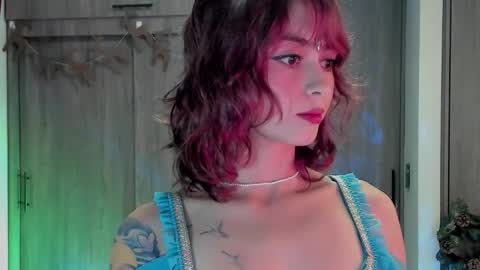 Leyla online show from December 2025 01:32:02 AM