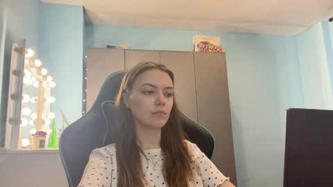 Lily online show from March 2026 02:04:01 AM