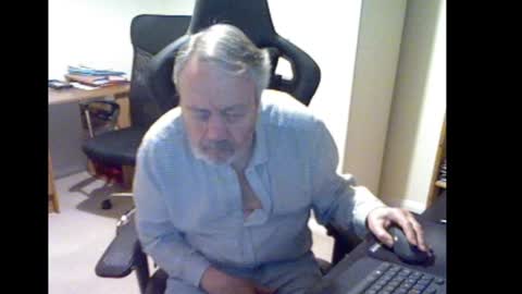 erasmus_d online show from December 2024 05:57:02 PM