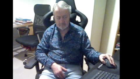 erasmus_d online show from January 2025 06:12:02 PM