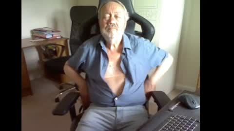 Snapshot of erasmus_d chatting on June 2026 04:30:02 PM erasmus_d online show from June 2026 04:30:02 PM
