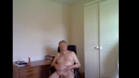 Snapshot of erasmus_d chatting on July 2026 05:40:01 PM erasmus_d online show from July 2026 05:40:01 PM
