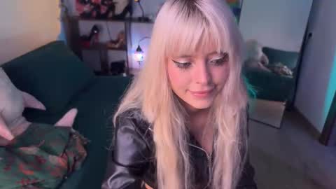 Snapshot of erectioneeering chatting on September 2025 12:29:01 PM Alissa online show from September 2025 12:29:01 PM