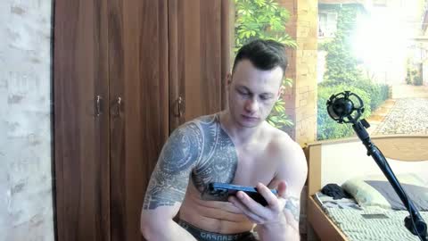 Eric online show from December 2025 01:10:01 AM