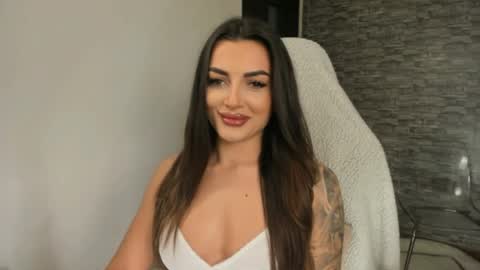 Snapshot of erica_xoo chatting on May 2026 06:53:02 AM Riaaa online show from May 2026 06:53:02 AM