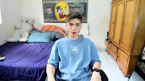 erick_de_rossee online show from April 2026 07:03:02 PM