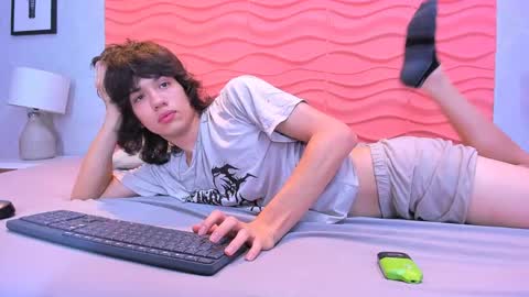 erick_ferrer online show from April 2026 07:37:02 PM