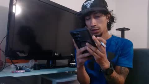 Snapshot of erick_martinezz chatting on October 2025 04:12:02 AM erick online show from October 2025 04:12:02 AM