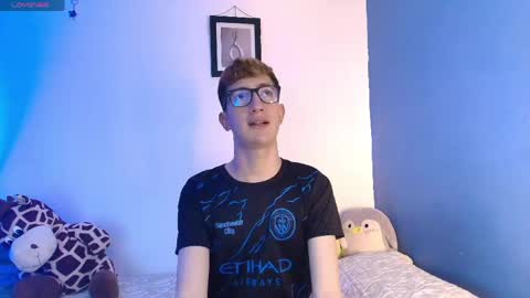 Snapshot of erik_golden_ chatting on May 2026 09:21:02 PM I am Erik online show from May 2026 09:21:02 PM