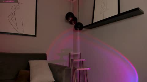 Erika Benz online show from September 2025 12:32:01 PM