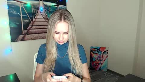 Erika online show from September 2025 11:44:02 AM