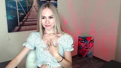 Erika online show from October 2025 11:52:02 AM