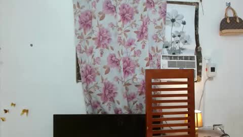 Snapshot of erikapearl_69 chatting on September 2025 05:15:02 PM erika  mae online show from September 2025 05:15:02 PM