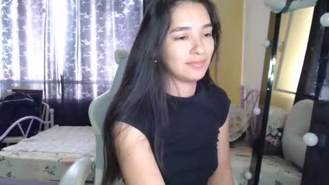 erina_1 online show from November 2025 04:18:01 PM