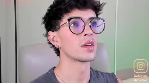   online show from November 2025 09:40:01 PM