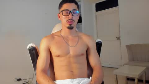 Snapshot of eros_becker_ chatting on May 2026 04:51:01 AM eros_becker_ online show from May 2026 04:51:01 AM