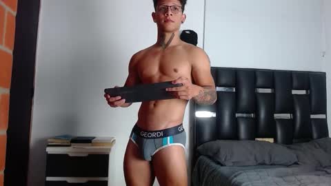 Eros online show from November 2025 06:52:02 PM