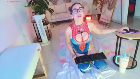 TINY  online show from October 2025 11:05:01 PM
