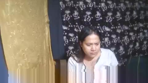 Snapshot of ervanamorge chatting on November 2025 11:33:01 AM Ervana online show from November 2025 11:33:01 AM