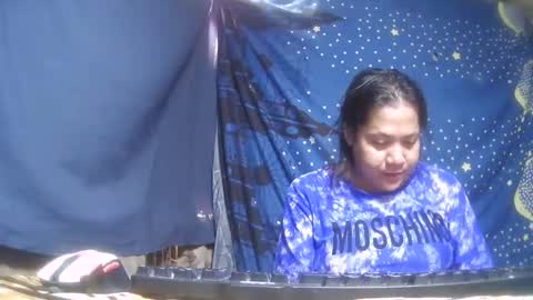Snapshot of ervanamorge chatting on November 2025 01:48:01 AM Ervana online show from November 2025 01:48:01 AM