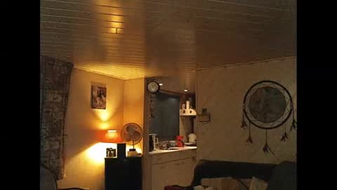 Erwins room welcome sound on online show from February 2025 09:58:02 PM