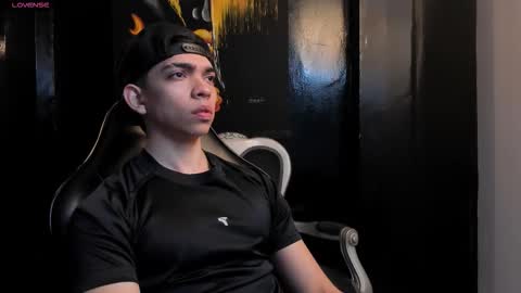 Snapshot of eryonbradley chatting on December 2025 11:15:01 AM Eryon online show from December 2025 11:15:01 AM