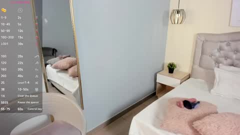 Escarlet online show from April 2026 02:20:01 PM