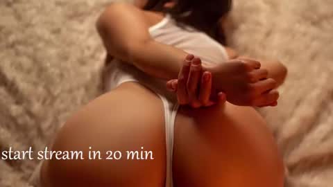 SCARLETT online show from November 2025 01:02:01 PM