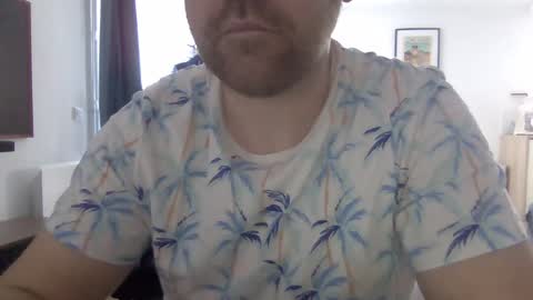 Snapshot of esclavepourfemme chatting on February 2025 10:52:01 AM esclavepourfemme online show from February 2025 10:52:01 AM