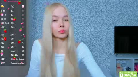 Snapshot of eshcka chatting on May 2026 03:13:01 AM Megan and Brad online show from May 2026 03:13:01 AM