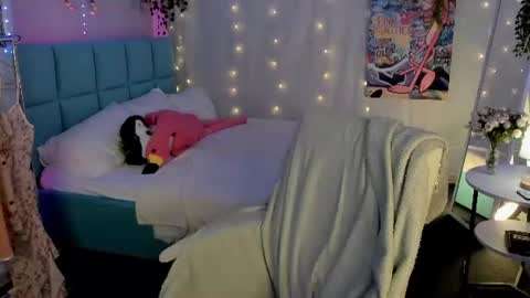 Snapshot of esme_runn chatting on June 2026 03:11:01 AM Esme Runn online show from June 2026 03:11:01 AM