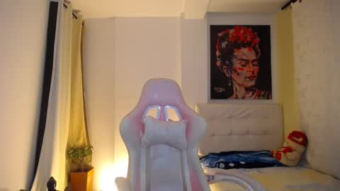 Snapshot of esmeralda098 chatting on December 2024 12:33:02 AM Esmeralda online show from December 2024 12:33:02 AM