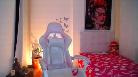Snapshot of esmeralda098 chatting on January 2025 10:26:01 PM Esmeralda online show from January 2025 10:26:01 PM