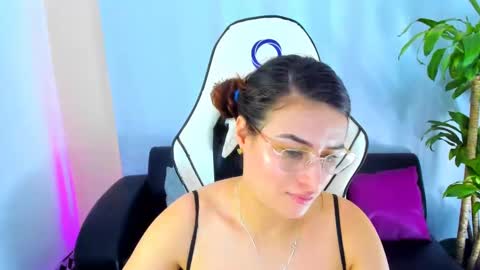 Snapshot of esmeralda098 chatting on February 2025 10:10:02 PM Esmeralda online show from February 2025 10:10:02 PM