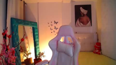 Snapshot of esmeralda098 chatting on March 2025 10:32:02 PM Esmeralda online show from March 2025 10:32:02 PM