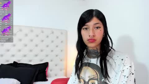 esmeralda  online show from March 2025 06:00:02 PM