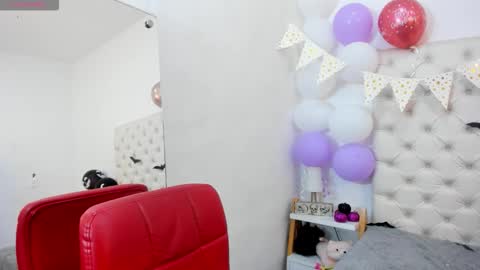 esmeralda  online show from October 2025 04:28:01 PM