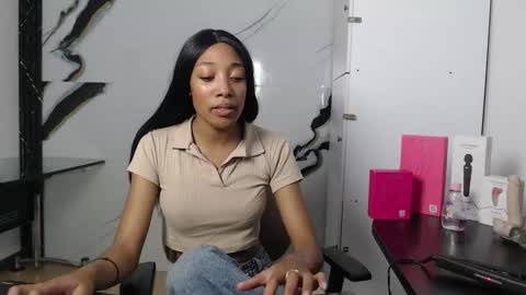 Snapshot of esmeralda_bk chatting on September 2025 09:52:02 PM esmeralda_bk online show from September 2025 09:52:02 PM