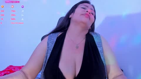 esme online show from December 2024 11:35:02 PM